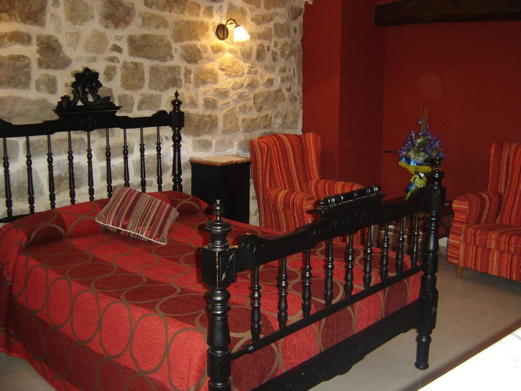 Hostal Casa Laure Y Mª Jose Arens de Lledo 外观 照片