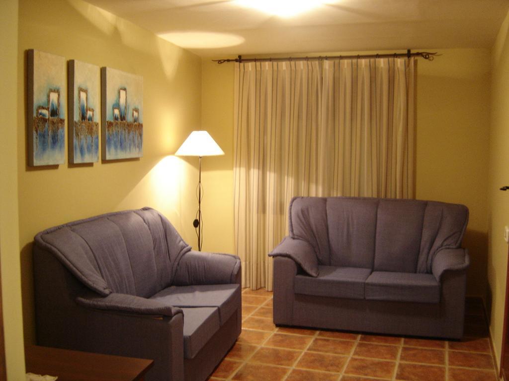 Hostal Casa Laure Y Mª Jose Arens de Lledo 外观 照片